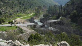 Израелските сили удариха мост в Ливан и заплашиха с разрушения като тези в Ивицата Газа