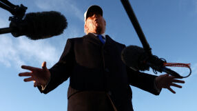 Доналд Тръмп призова и други държави да изпратят военни кораби в Ормузкия проток