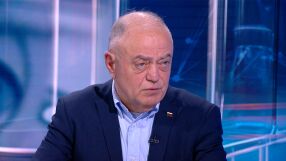 Атанас Атанасов: Когато се правят наденици и се редят листи, най-добре е да не надничаме вътре