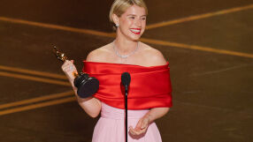 След депресията и хранителното разстройство: Актрисата Джеси Бъкли стана първата ирландка, взела най-голямото отличие (СНИМКИ)