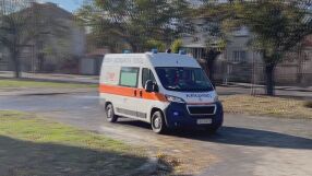 Глобени, докато спасяват животи: Линейките в Бургас на протест