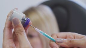 След смъртта на млада жена: Не е известно у нас да има разрешен за употреба филър за инжектиране в гърдите