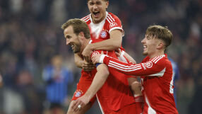 Байерн довърши Аталанта, Кейн изравни Меси