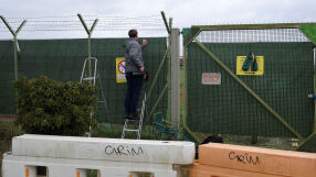 Великобритания обвини двама мъже в шпионаж в полза на Иран срещу еврейски обекти