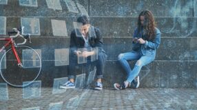 Без кебапчета и „кухи“ фрази: Какви послания биха накарали младите хора да гласуват? 