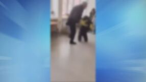 Шокиращ случай на агресия в училище: Охранител удря седмокласник (ВИДЕО)