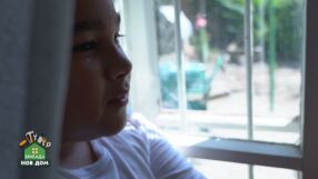 „Аз съм ѝ казал - за мен ти не си майка“: 11-годишният Илиян, който живее в кирпичена къща при съседка