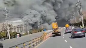 10 загинали и 59 ранени при пожар в завод за авточасти (ВИДЕО)