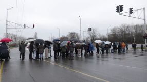 Протест в Бургас заради разбит път: Жители блокираха входа на „Меден рудник“