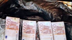 Подготвяли 1 212 300 евро фалшиви банкноти за разпространение у нас, задържани за петима