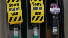 Цените на петрола спаднаха с над 6%, след като Тръмп изпрати мирен план до Иран