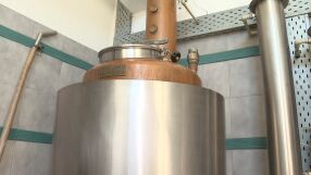 Домашната ракия: Данъчните напомнят, че производителите също дължат акциз 