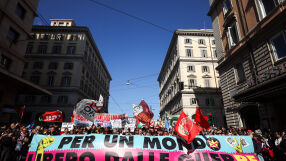 Гласът на народа над властта: „Без крале“ обедини милиони по целия свят срещу Тръмп (СНИМКИ)