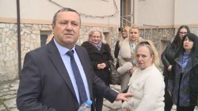 „Ако не гласуваш правилно“: Без топъл обяд и социален асистент, на работа – след изборите