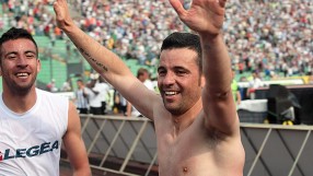 Ди Натале окачва бутонките