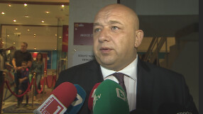 Министър Кралев: Нека първо да оправим базите на клубовете и след това национален стадион