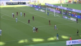 Как с едно грациозно движение могат да бъдат неутрализирани двама 