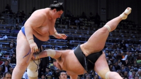 Даниел Иванов-Аоияма отстъпи на Терунофуджи в първия кръг на турнира по сумо в Нагоя