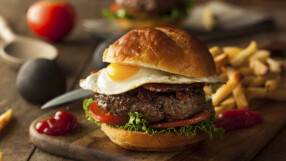 Потребители използват AI, за да инсценират „сурова“ храна и искат възстановяване на суми 