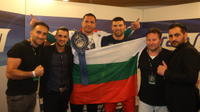 Охраната на залата в Хамбург прибра българските знамена