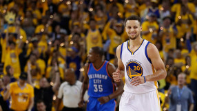 Страхотен Къри изведе Голдън Стейт до първа победа срещу Оклахома Сити (ВИДЕО)