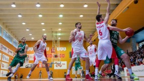 Лукойл е на победа от титлата в баскетболния шампионат