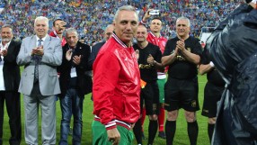 Христо Стоичков трогна до сълзи българска почитателка (ВИДЕО)