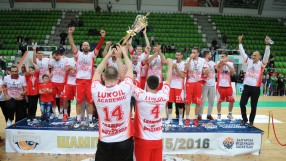 Лукойл продължава хегемонията си