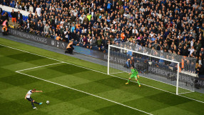 УЕФА обмисля революция при изпълнението на решителни дузпи