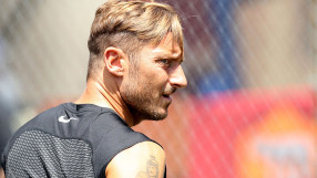 Хиляди на последната тренировка на Тоти (ВИДЕО)