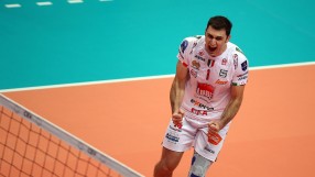 Соколов изведе 