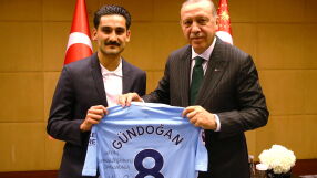 Гюндоган: Може да изглеждаме различни, но ние също сме германци