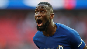 Танцът на радостта: Пластичният Рюдигер се кълчи в съблекалнята (ВИДЕО)