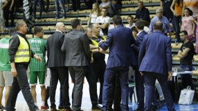 Конфликт между фенове и гости прекъсна 