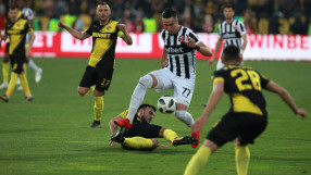 Около 40 са задържаните преди и по време на мача 