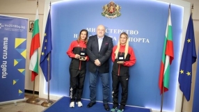 Министър Кралев назначи цялостна проверка след скандала със сестри Стоеви