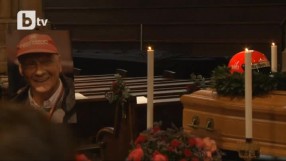 Светът се сбогува с Ники Лауда (ВИДЕО)