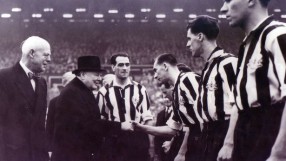 На този ден: Историческа втора поредна купа във витрината на 