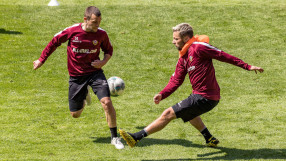 Целият тим на 