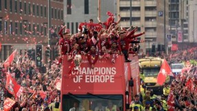 Хендерсън: Ще бъде странно да вдигнем титлата на празен 