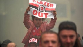 Протест: Фенове на 