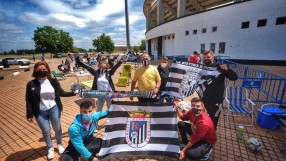 От любов към отбора: Да чакаш два дни за билет... пред стадиона (ВИДЕО)