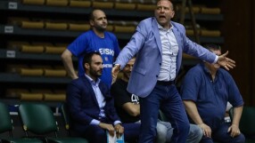 Изхвърлиха баскетболния 