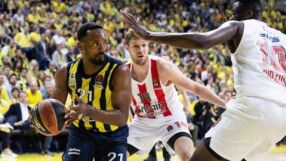 Фенербахче удари Олимпиакос, Везенков неузнаваем (ВИДЕО)