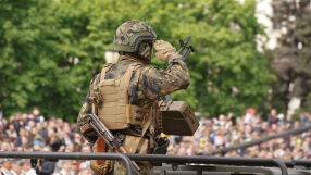 През 2025 г. търсят 1000 военни със стартова заплата от 2296 лв.