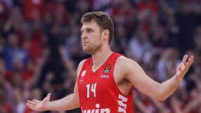 Лудница в Гърция: Разграбиха билетите за мач на Везенков