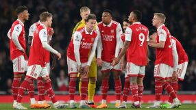 Двама титуляри на Арсенал аут до края на сезона