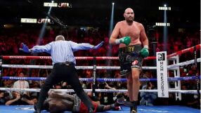 Надменният Фюри: Мога да се бия едновременно с Усик и Джошуа