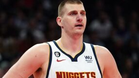 Чистеше конюшни, мразеше баскетбола и му се подиграваха, че е дебел