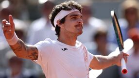 Квалификант шокира Медведев на старта на 